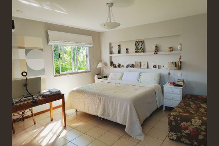 Casa de condomínio à venda com 140m², 4 quartos e 2 vagas Casa de condomínio à venda com 140m², 4 quartos e 2 vagasQuarto