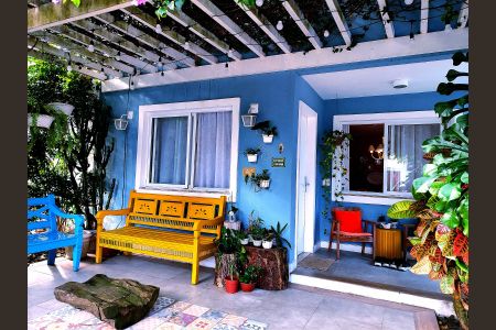 Casa de condomínio à venda com 140m², 4 quartos e 2 vagas Casa de condomínio à venda com 140m², 4 quartos e 2 vagasÁrea externa