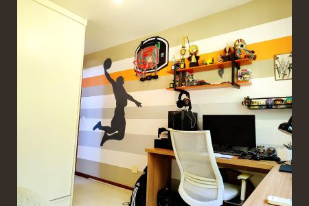 Casa de condomínio à venda com 140m², 4 quartos e 2 vagas Casa de condomínio à venda com 140m², 4 quartos e 2 vagasQuarto