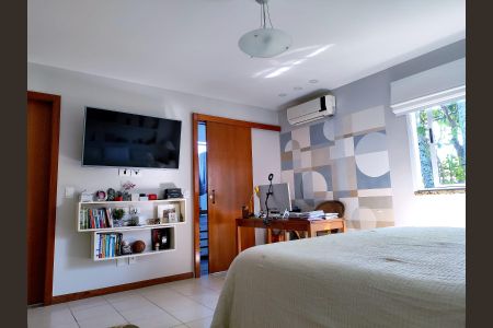 Casa de condomínio à venda com 140m², 4 quartos e 2 vagas Casa de condomínio à venda com 140m², 4 quartos e 2 vagasQuarto