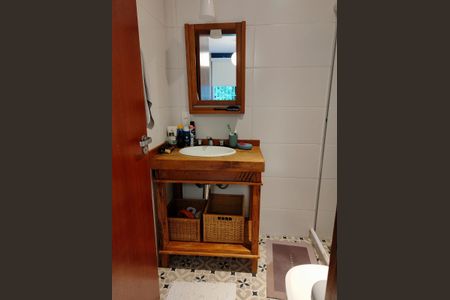 Casa de condomínio à venda com 140m², 4 quartos e 2 vagas Casa de condomínio à venda com 140m², 4 quartos e 2 vagasBanheiro