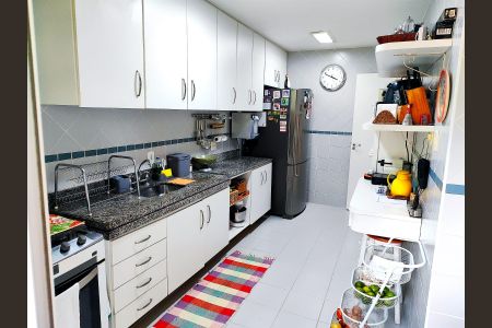 Casa de condomínio à venda com 140m², 4 quartos e 2 vagas Casa de condomínio à venda com 140m², 4 quartos e 2 vagasCozinha