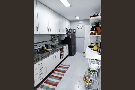 Casa de condomínio à venda com 140m², 4 quartos e 2 vagas Casa de condomínio à venda com 140m², 4 quartos e 2 vagasCozinha