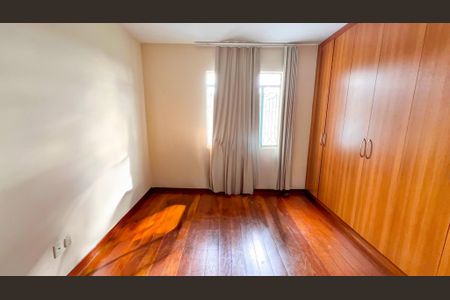 Casa à venda com 508m², 5 quartos e 8 vagasQuarto 3