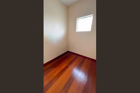 Casa à venda com 508m², 5 quartos e 8 vagasQuarto 1