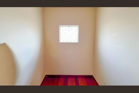 Casa à venda com 508m², 5 quartos e 8 vagasQuarto 1