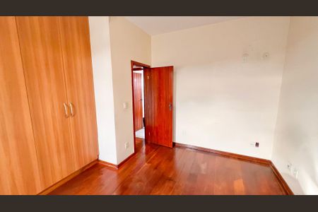 Casa à venda com 508m², 5 quartos e 8 vagasQuarto 4