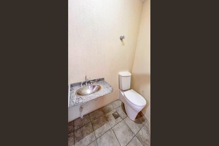 Casa à venda com 508m², 5 quartos e 8 vagasBanheiro 