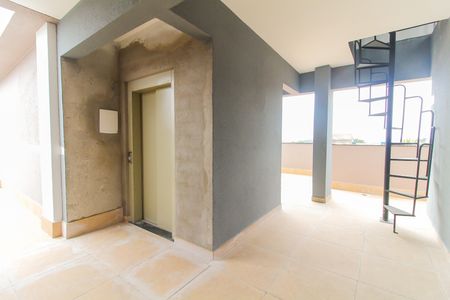 Apartamento à venda com 36m², 2 quartos e sem vagaÁrea externa