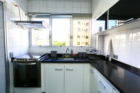 Apartamento à venda com 89m², 2 quartos e 2 vagas Apartamento à venda com 89m², 2 quartos e 2 vagasCozinha