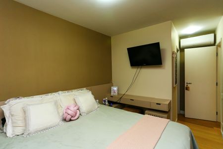 Apartamento à venda com 89m², 2 quartos e 2 vagas Apartamento à venda com 89m², 2 quartos e 2 vagasSuíte