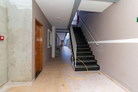 Apartamento à venda com 36m², 2 quartos e sem vaga Apartamento à venda com 36m², 2 quartos e sem vagaEscadas