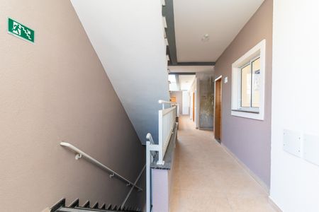 Apartamento à venda com 44m², 2 quartos e sem vaga Apartamento à venda com 44m², 2 quartos e sem vagaEscadas