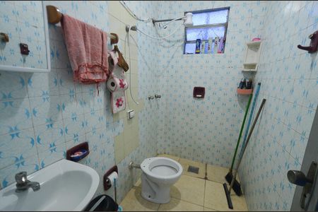 Casa à venda com 180m², 4 quartos e sem vagaBanheiro Social 2