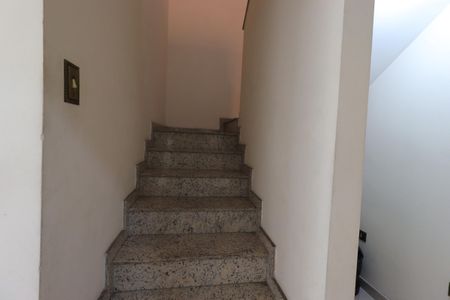 Casa à venda com 187m², 3 quartos e 4 vagasEscada