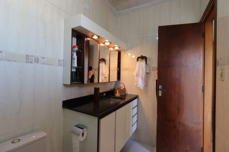 Casa à venda com 187m², 3 quartos e 4 vagasBanheiro da Suíte