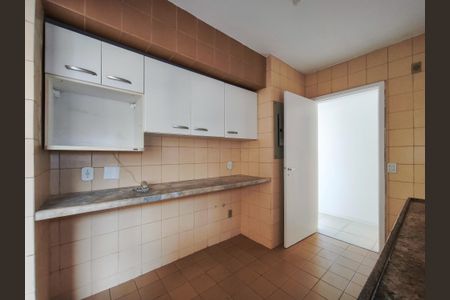 Apartamento à venda com 103m², 2 quartos e 1 vaga Apartamento à venda com 103m², 2 quartos e 1 vagaCozinha
