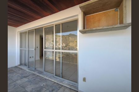 Apartamento à venda com 103m², 2 quartos e 1 vaga Apartamento à venda com 103m², 2 quartos e 1 vagaVaranda da Sala