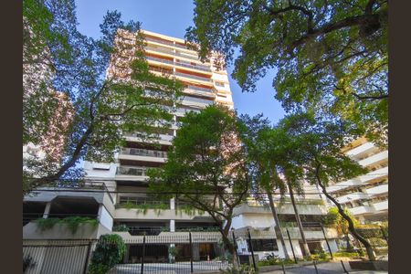 Apartamento à venda com 103m², 2 quartos e 1 vaga Apartamento à venda com 103m², 2 quartos e 1 vagaFachada e portaria