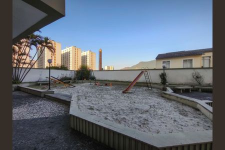 Apartamento à venda com 103m², 2 quartos e 1 vaga Apartamento à venda com 103m², 2 quartos e 1 vagaÁrea comum - Playground