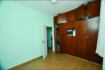 Casa à venda com 400m², 5 quartos e 4 vagas Casa à venda com 400m², 5 quartos e 4 vagasQuarto 1 - casa 2