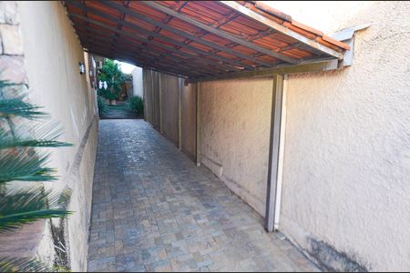 Casa à venda com 400m², 5 quartos e 4 vagas Casa à venda com 400m², 5 quartos e 4 vagasGaragem