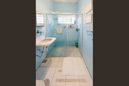 Casa à venda com 200m², 4 quartos e 3 vagasBanheiro 2