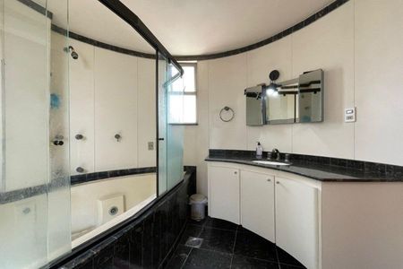 Apartamento à venda com 476m², 4 quartos e 4 vagasBanheiro 2