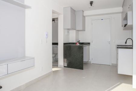 Sala de apartamento à venda com 2 quartos, 34m² em Parque Industrial Tomas Edson, São Paulo