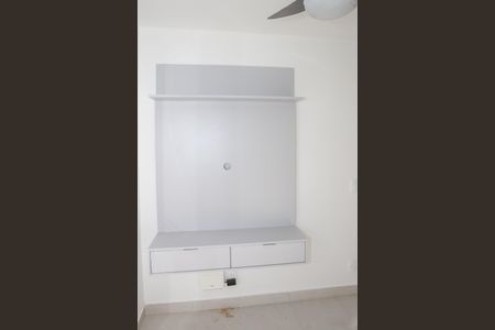 Sala de apartamento à venda com 2 quartos, 34m² em Parque Industrial Tomas Edson, São Paulo