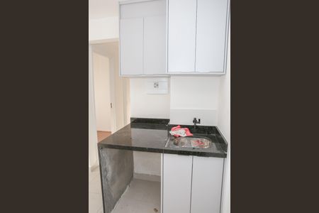 Apartamento à venda com 34m², 2 quartos e 1 vaga Apartamento à venda com 34m², 2 quartos e 1 vagaCozinha e Área de Serviço