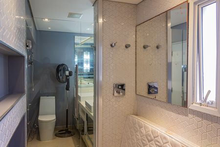 Apartamento à venda com 314m², 2 quartos e 3 vagasBanheiro da Suíte