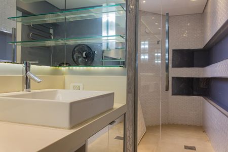 Apartamento à venda com 314m², 2 quartos e 3 vagasBanheiro da Suíte