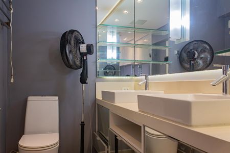 Apartamento à venda com 314m², 2 quartos e 3 vagasBanheiro da Suíte