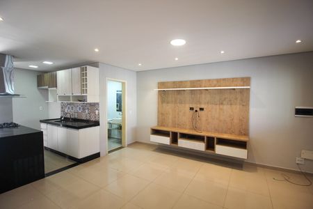 Casa para alugar com 200m², 3 quartos e 2 vagas Casa para alugar com 200m², 3 quartos e 2 vagasSala