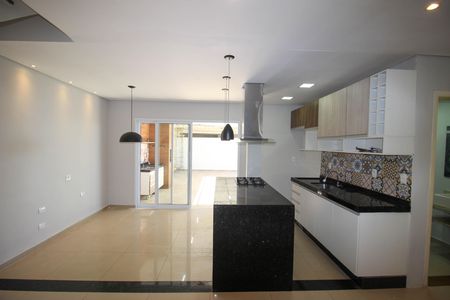 Casa para alugar com 200m², 3 quartos e 2 vagas Casa para alugar com 200m², 3 quartos e 2 vagasCozinha