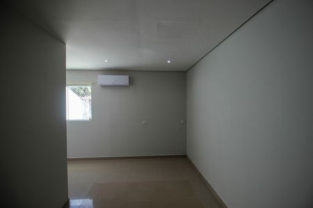 Casa para alugar com 200m², 3 quartos e 2 vagas Casa para alugar com 200m², 3 quartos e 2 vagasSuíte