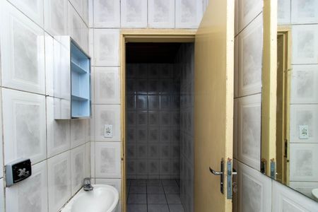 Casa à venda com 180m², 2 quartos e 2 vagasBanheiro