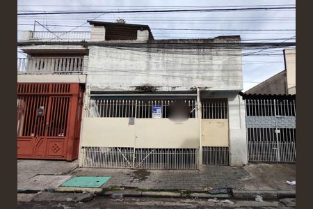 Casa à venda com 180m², 2 quartos e 2 vagasFachada