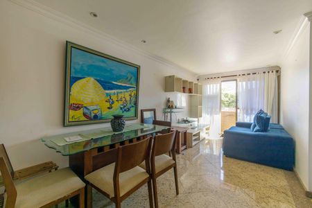 Apartamento à venda com 80m², 3 quartos e 2 vagas Apartamento à venda com 80m², 3 quartos e 2 vagasSala