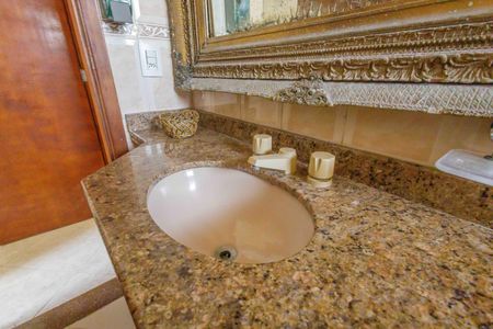 Apartamento à venda com 80m², 3 quartos e 2 vagas Apartamento à venda com 80m², 3 quartos e 2 vagasBanheiro da Suíte