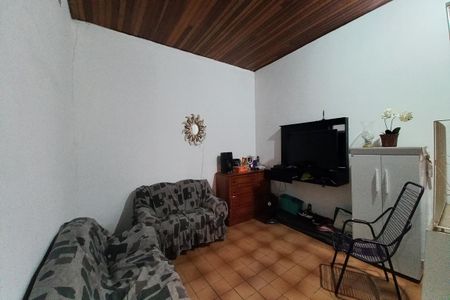 Casa à venda com 220m², 3 quartos e 3 vagasSala de TV