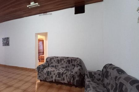 Casa à venda com 220m², 3 quartos e 3 vagasSala de TV