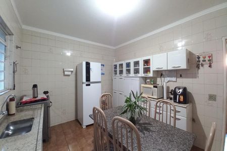 Casa à venda com 220m², 3 quartos e 3 vagasCozinha