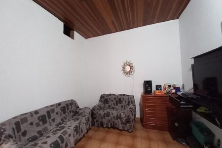 Casa à venda com 220m², 3 quartos e 3 vagasSala de TV