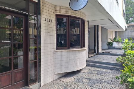 Apartamento para alugar com 80m², 2 quartos e 1 vagaFachada