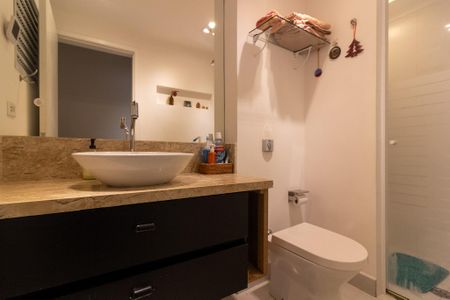 Apartamento à venda com 77m², 3 quartos e 2 vagasBanheiro Social