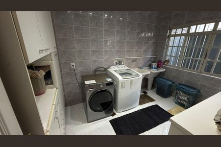 Casa de condomínio à venda com 360m², 3 quartos e 3 vagas