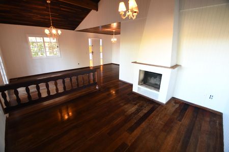 Casa de condomínio à venda com 300m², 3 quartos e 4 vagasSala