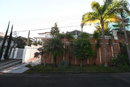 Casa de condomínio à venda com 300m², 3 quartos e 4 vagasFachada